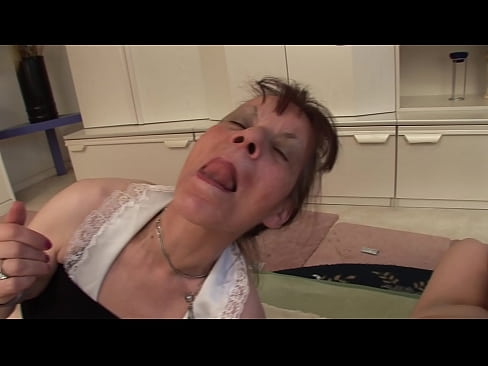 ❤️ Tá triúr ag beirt sheanmháthair agus seanathair amháin ❤❌  Porn vk  ag ga.pornobot.ru ﹏